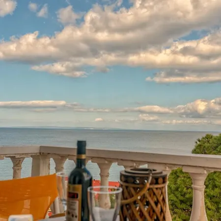 Boutique Seaview Apts *